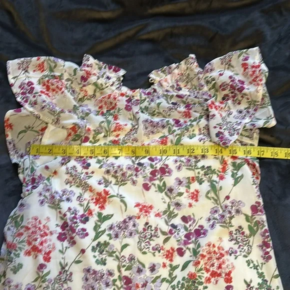 Floral Top - Picture 7 of 10